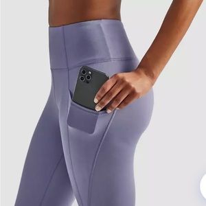 Freelys women’s high waist 7/8 pocket leggings NWOT